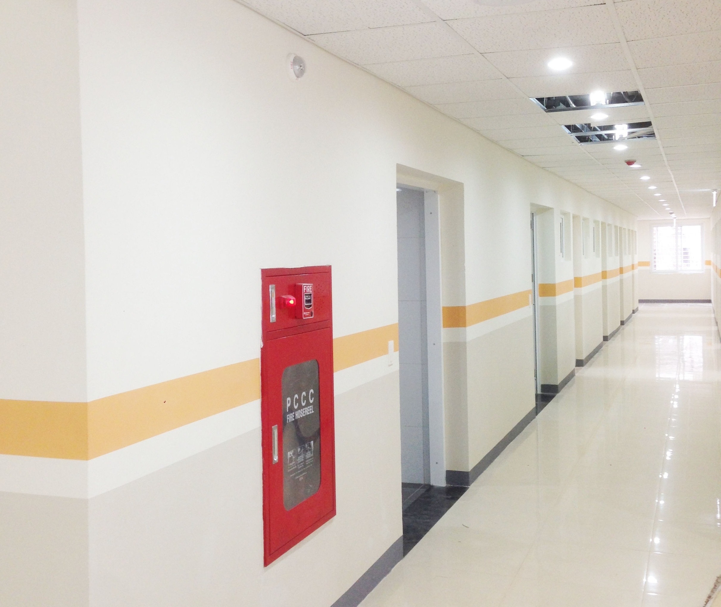 Thiết kế âm giúp tủ chữa cháy tiết kiệm diện tích lắp đặt đáng kể Thiết kế âm giúp tủ chữa cháy tiết kiệm diện tích lắp đặt đáng kể