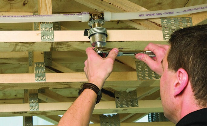 Khi bắt đầu sửa chữa hệ thống PCCC, kỹ thuật viên sẽ kiểm tra chi tiết từng bộ phận