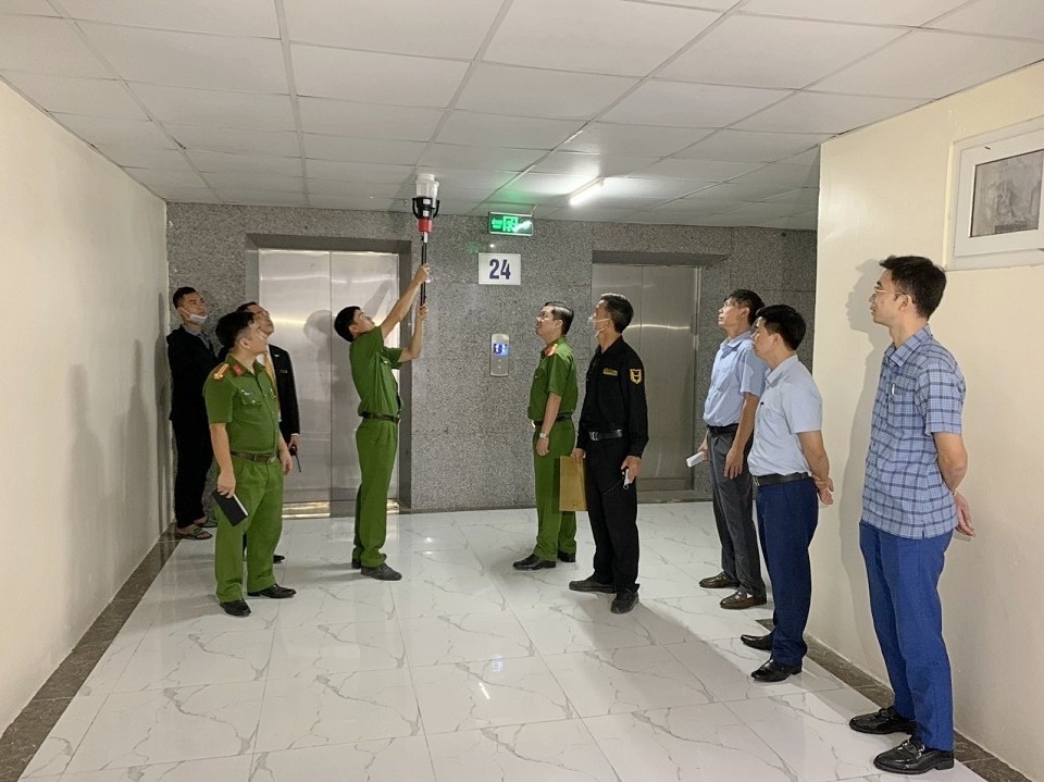 Khảo sát thực tế và tư vấn thiết kế là bước đầu tiên trong quy trình thi công hệ thống PCCC.